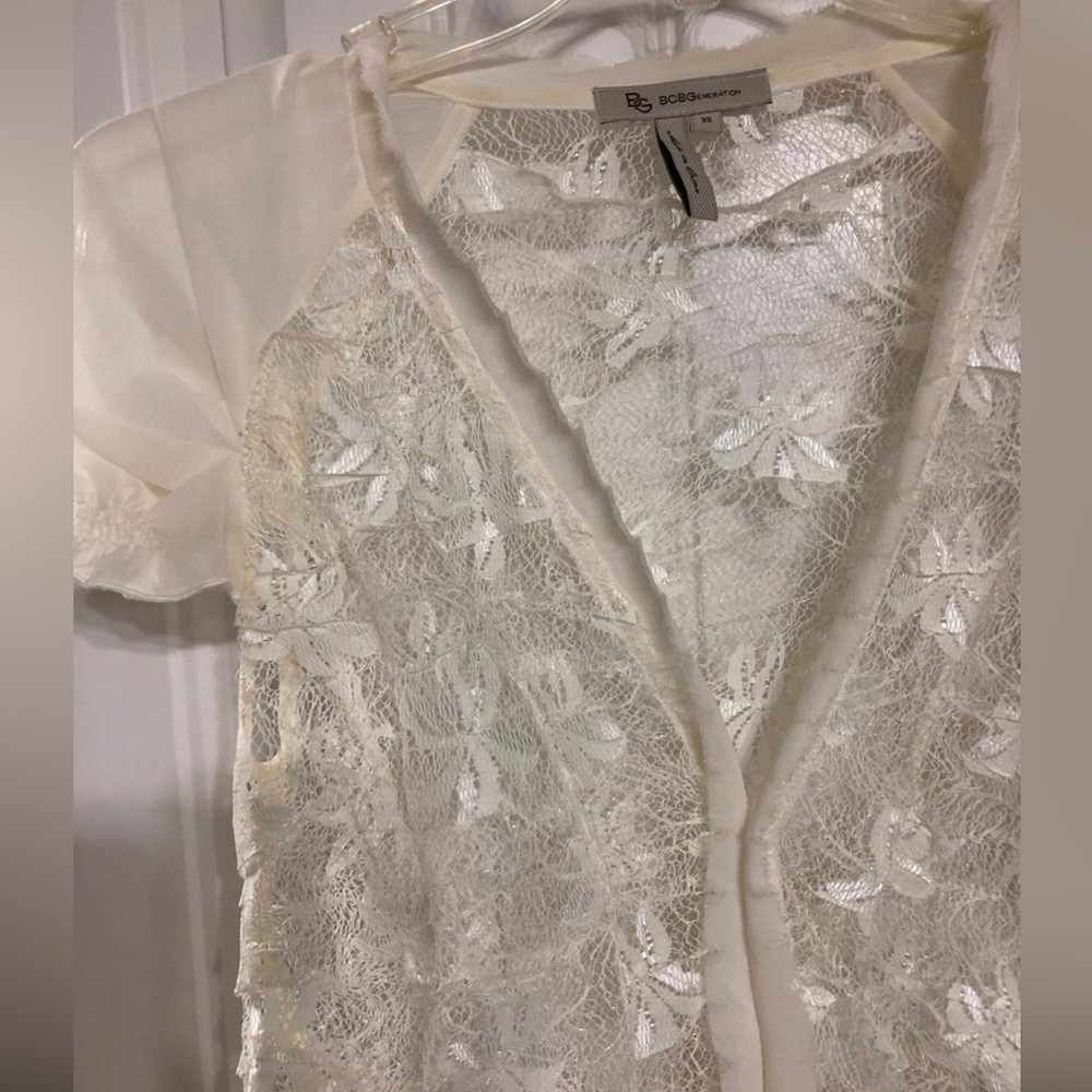 BCBG lace shirt Womens Blouse size xs